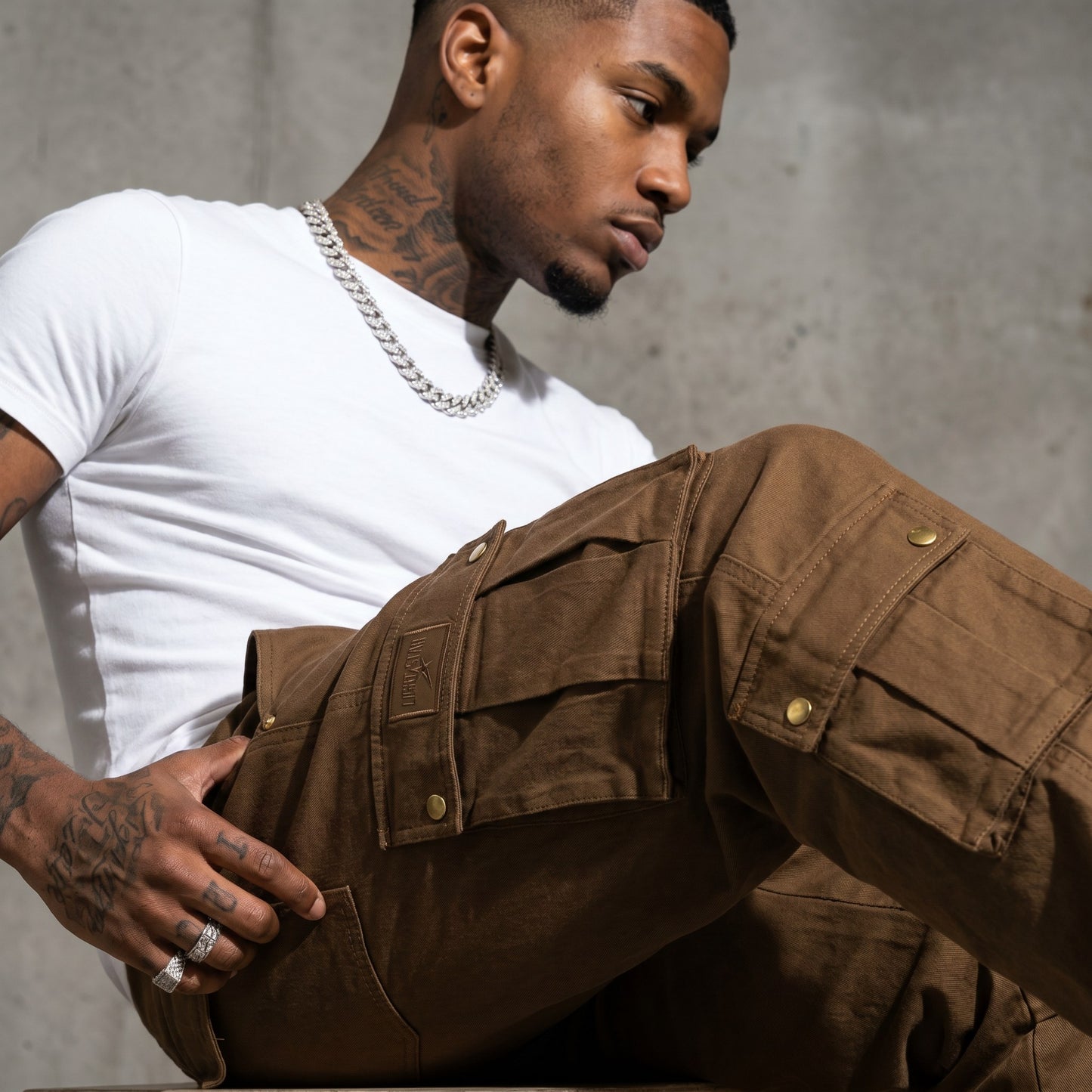 Drawstring Cargo Brown Field detail