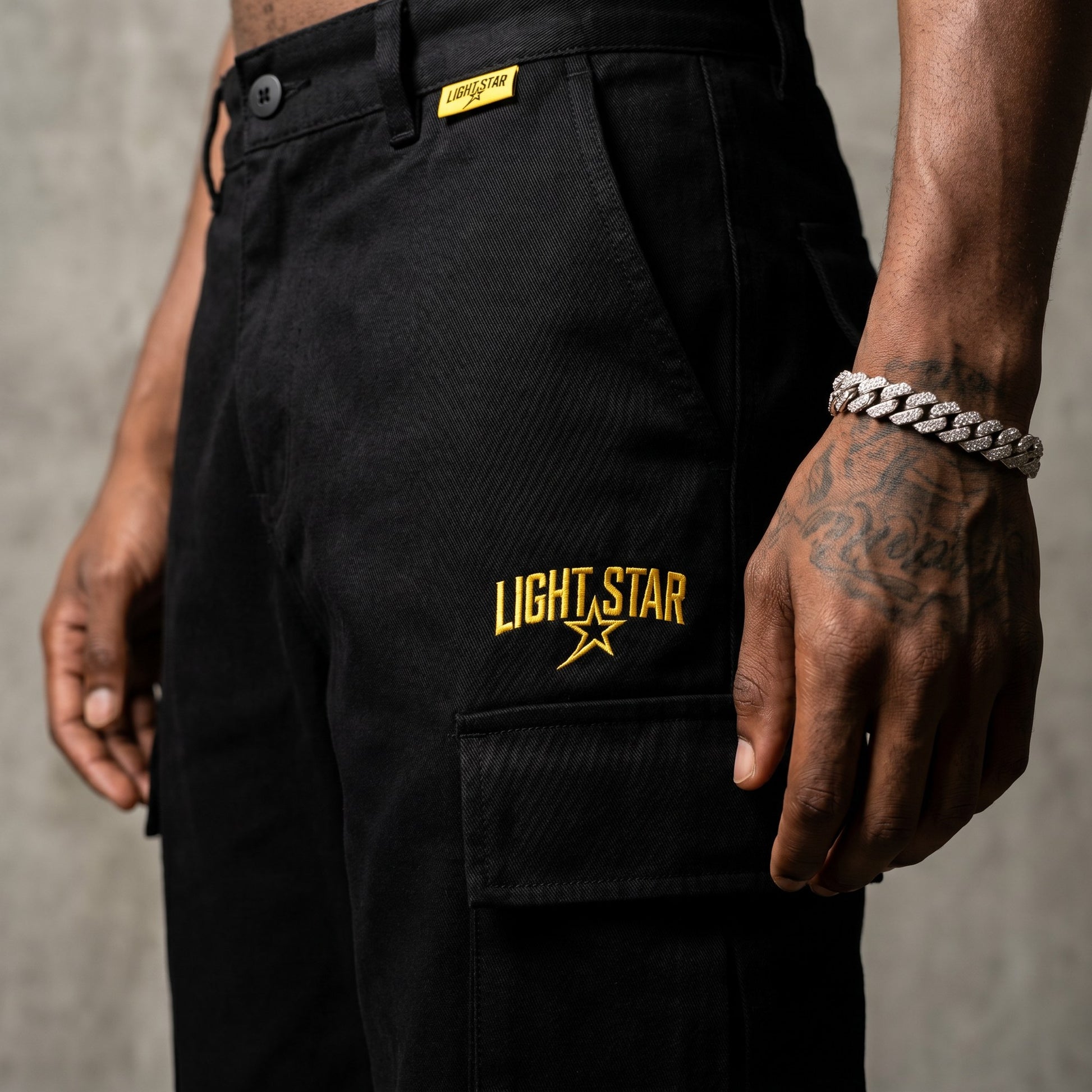 Cropped Cargo Pant Black Tactical detail