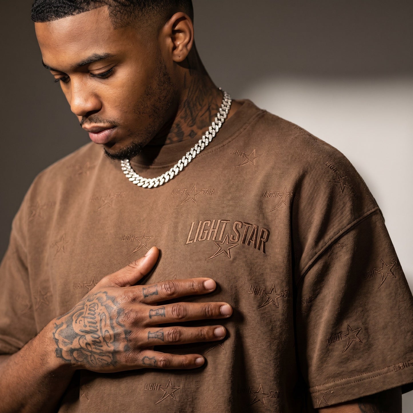 Distressed Logo Heavy Tee Faded Brown detail