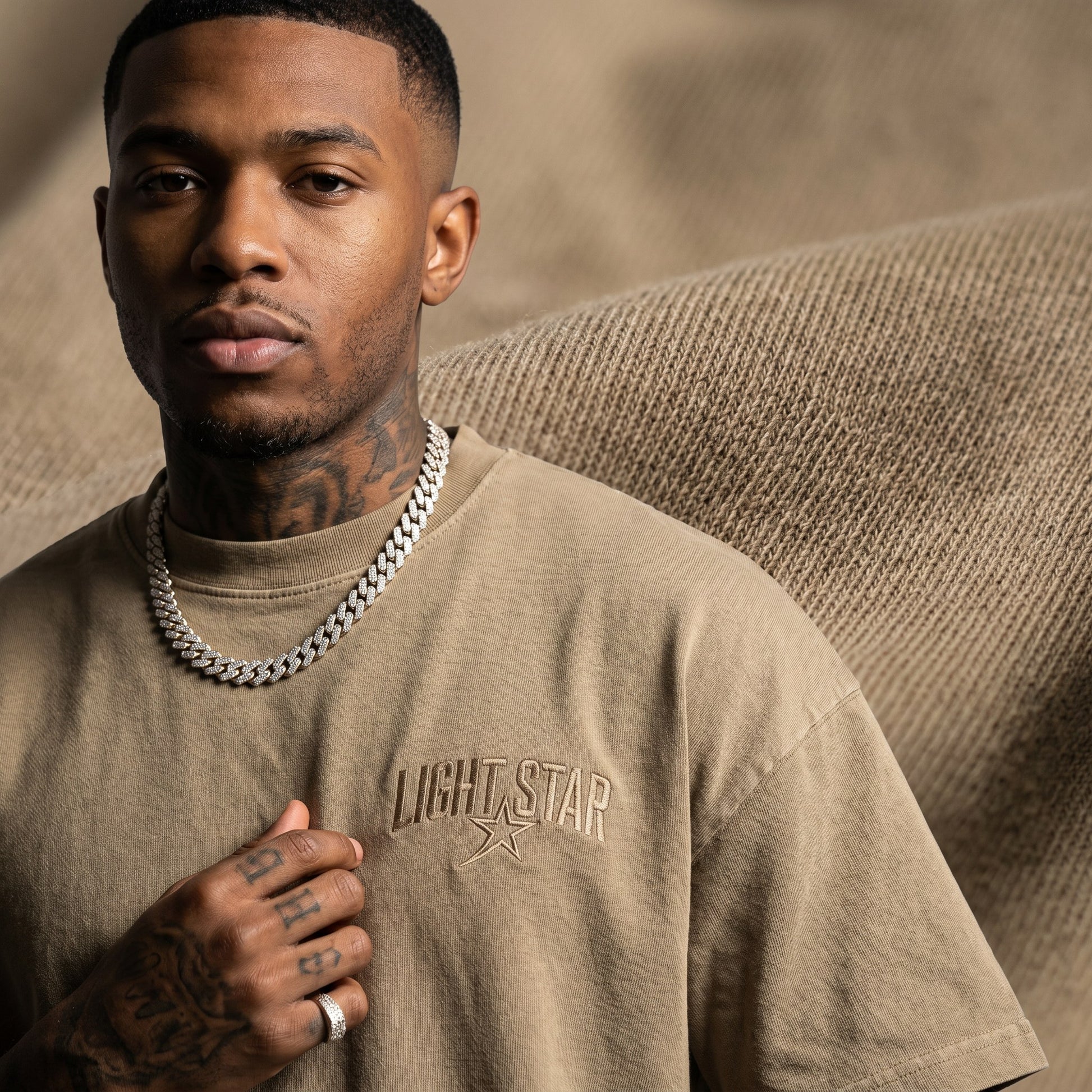 Distressed Logo Heavy Tee Stone Khaki detail