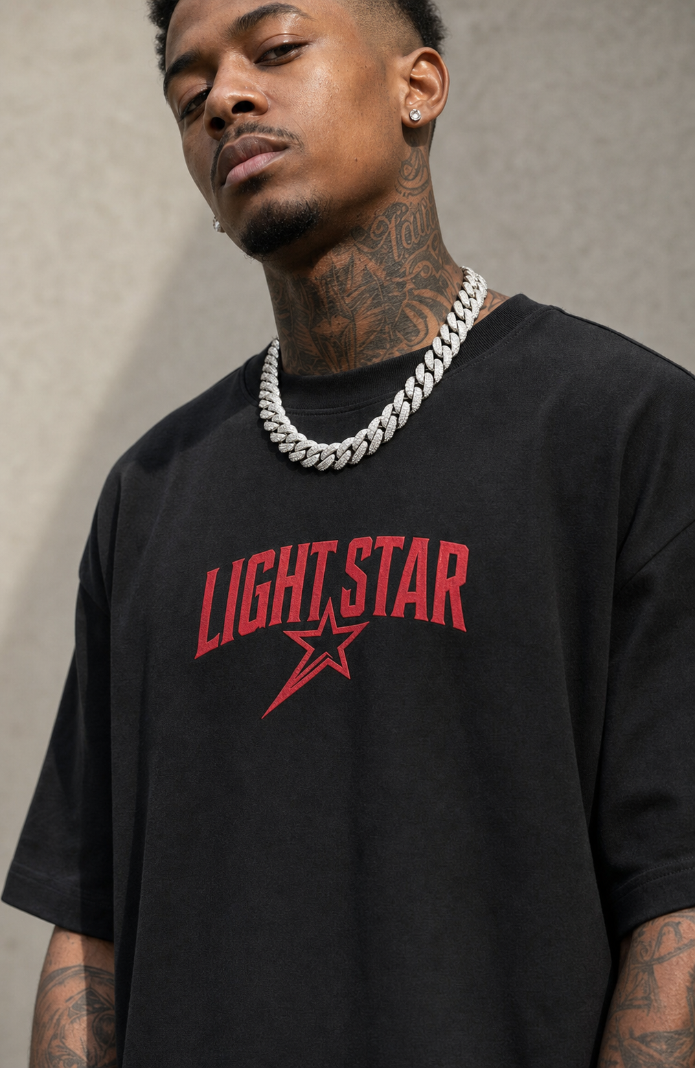 Globe Tee Black / Red detail