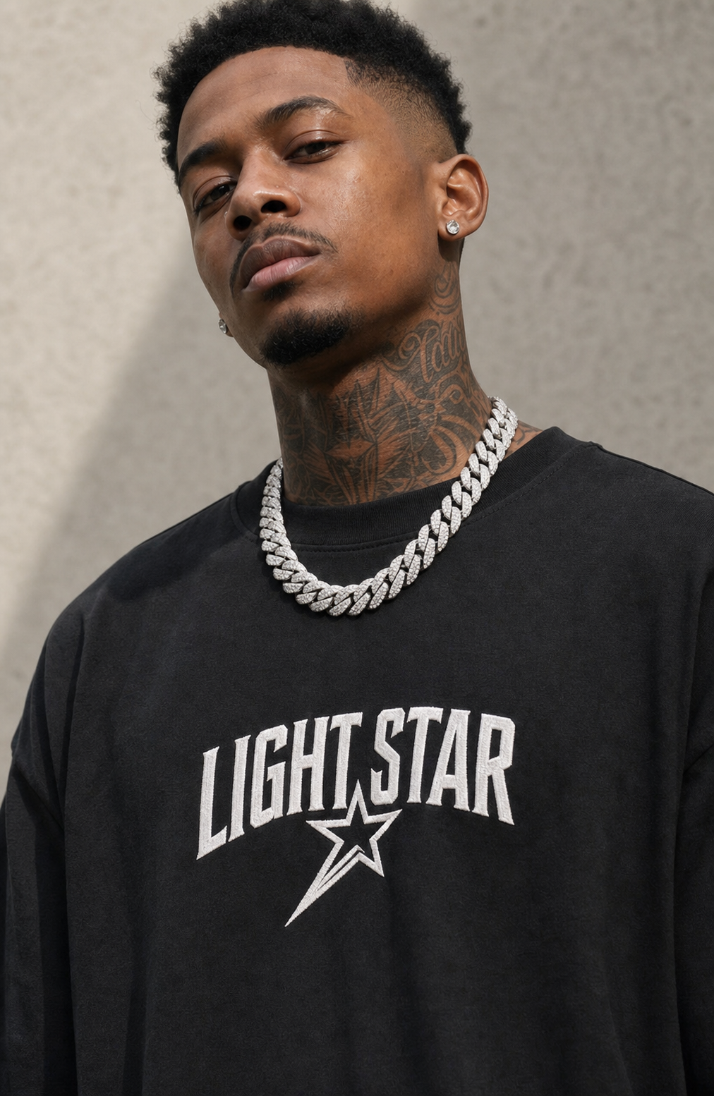 Globe Tee Black / White detail