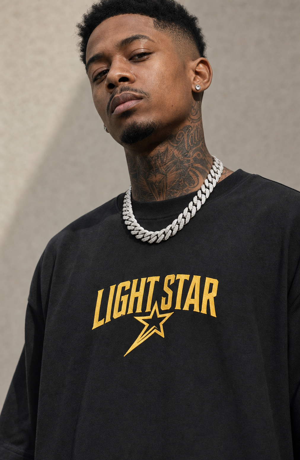 Globe Tee Black / Yellow detail
