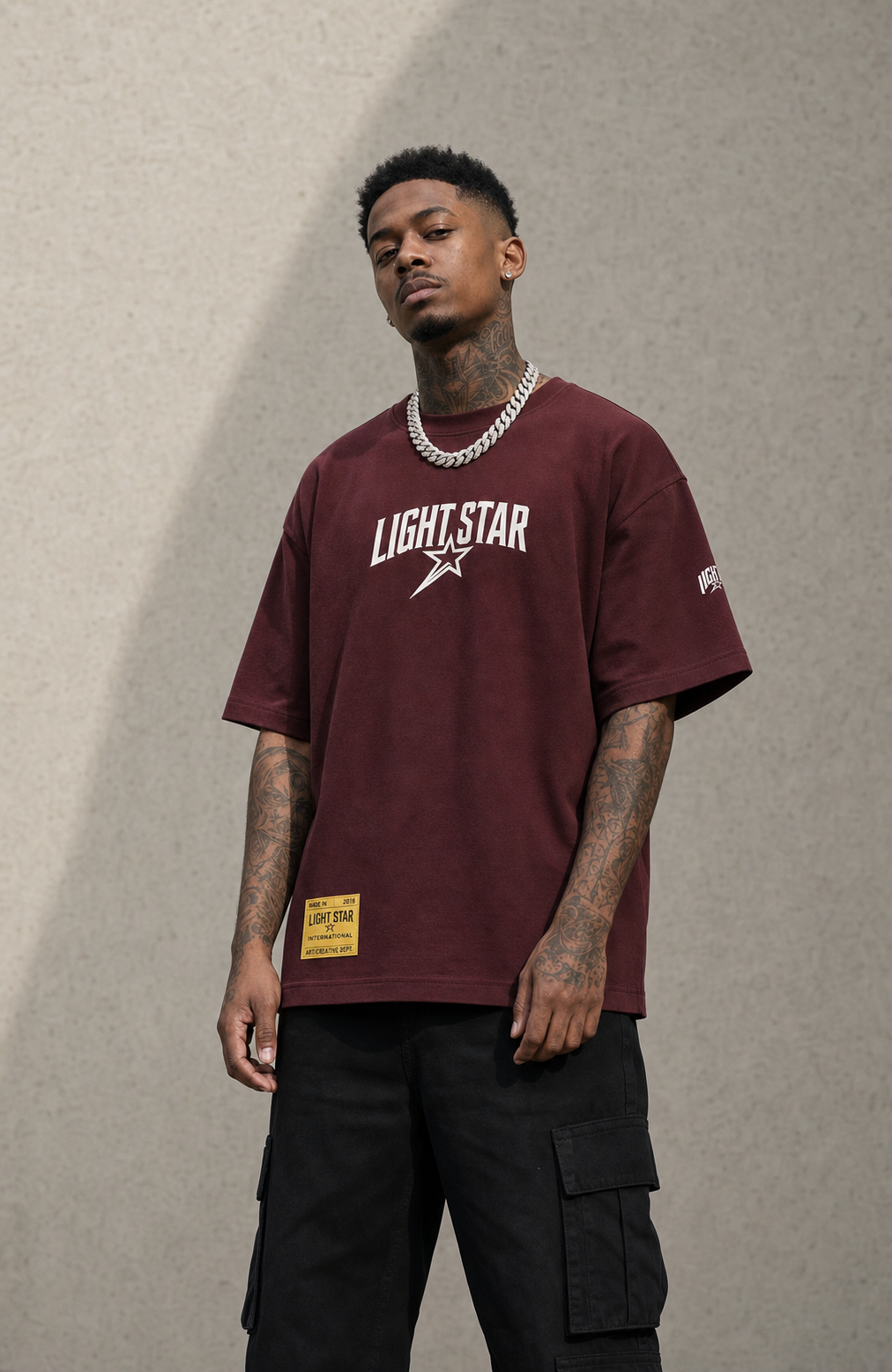 Globe Tee Burgundy / White front