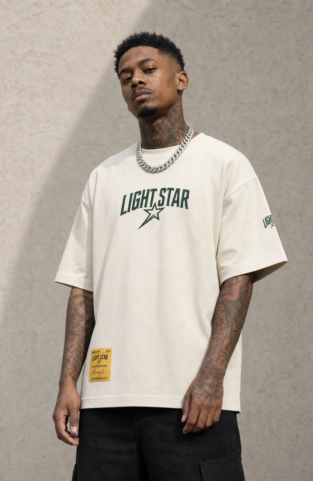 Globe Tee Cream / Green front
