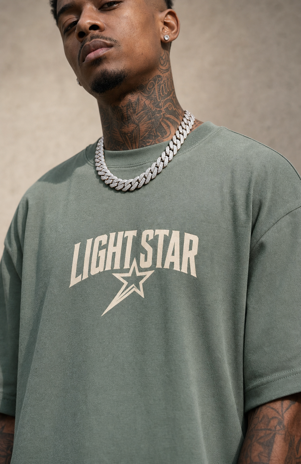 Globe Tee Sage / Cream detail