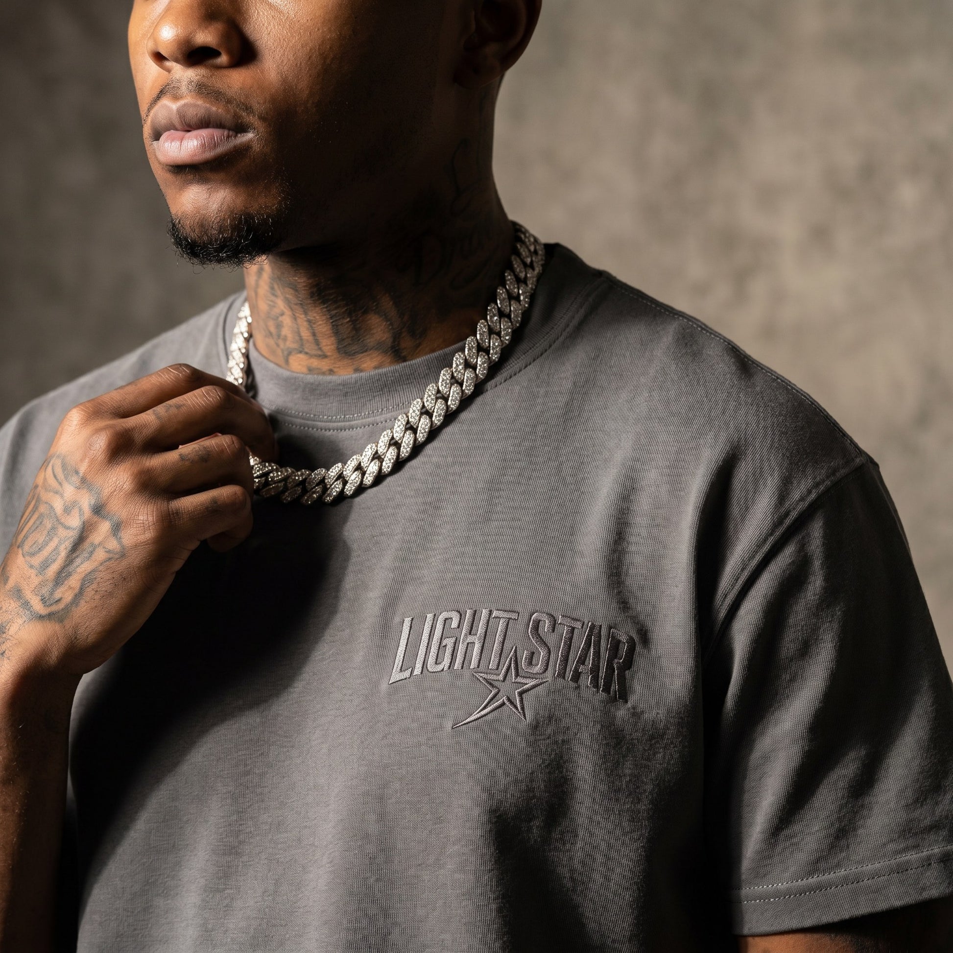 Layering Premium Tee Cement Grey detail