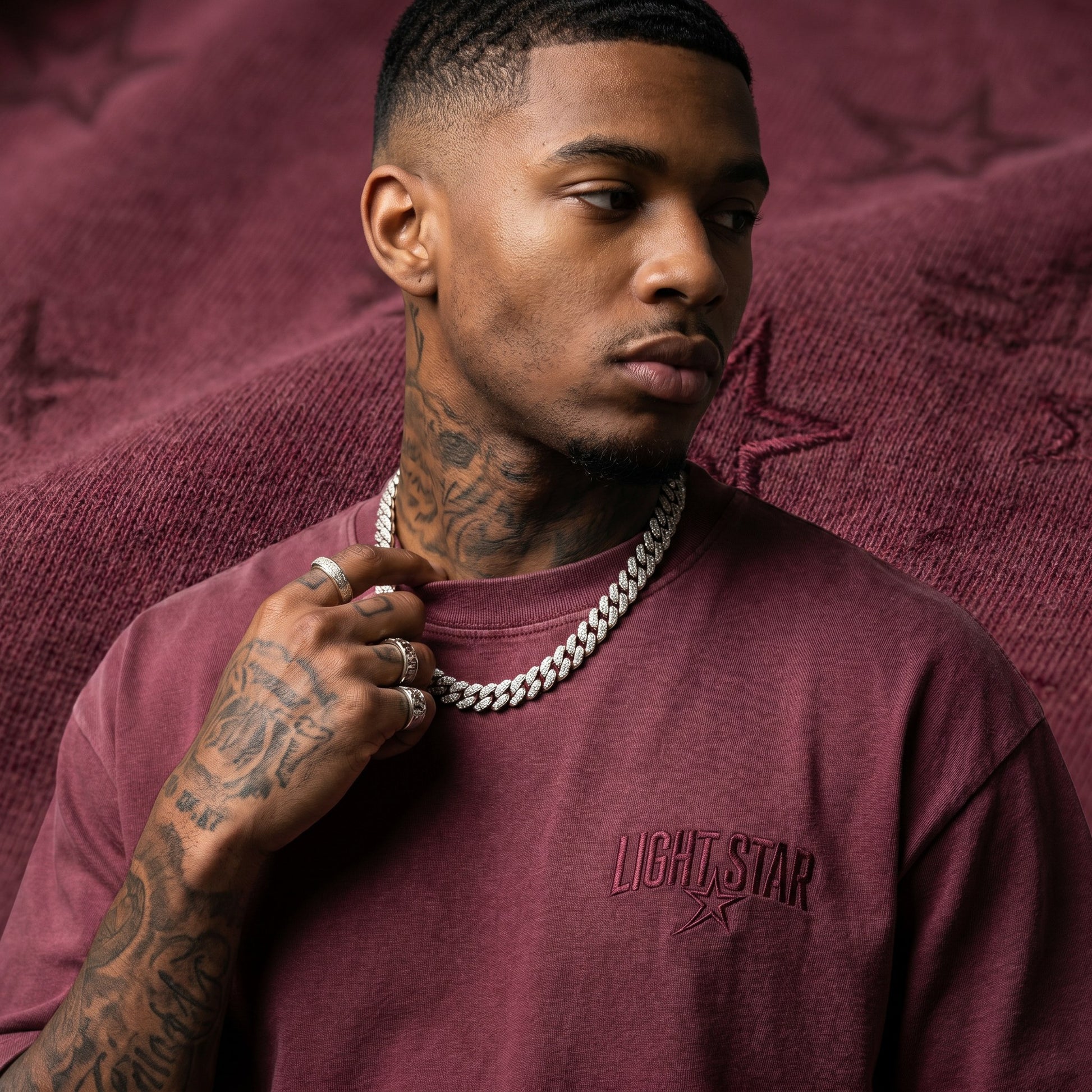 Stencil Star Heavy Tee Washed Burgundy detail