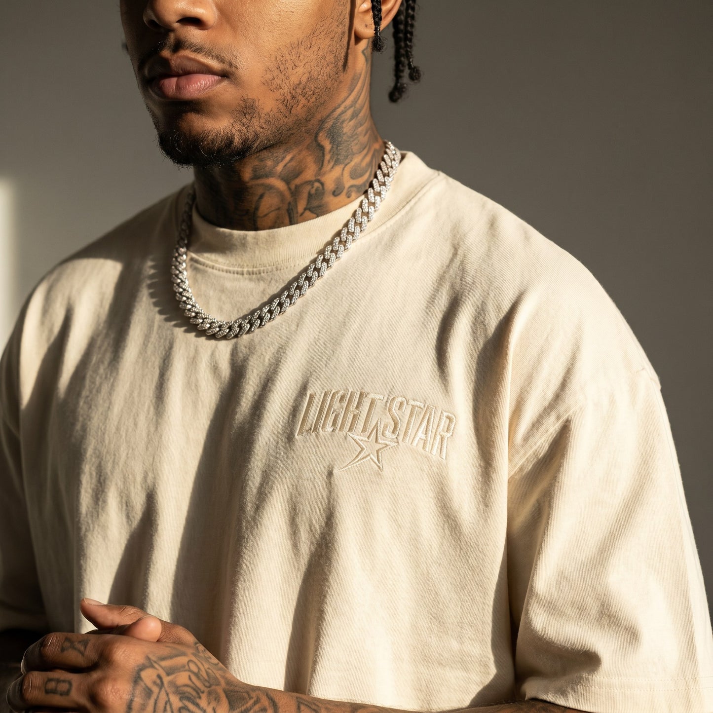 Tonal Embroidery Heavy Tee Cream detail
