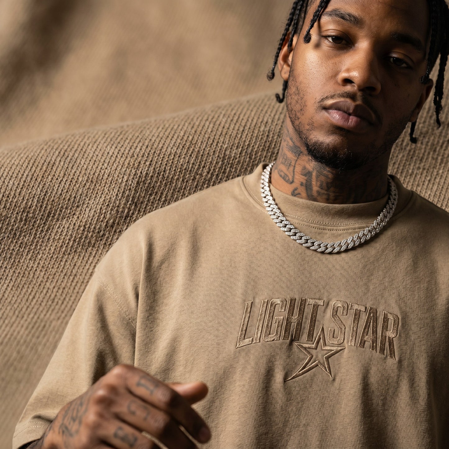 Tonal Star Heavy Tee Stone Khaki detail